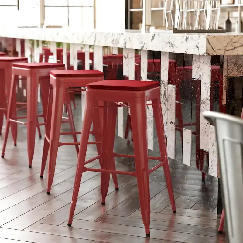 Tabouret de bar sans dossier avec assise en polyrésine