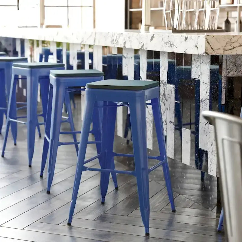 Tabouret de bar sans dossier avec assise en polyrésine