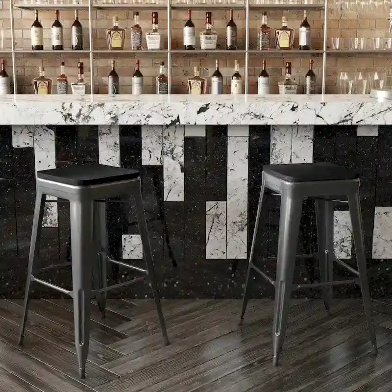 Tabouret de bar sans dossier avec assise en polyrésine