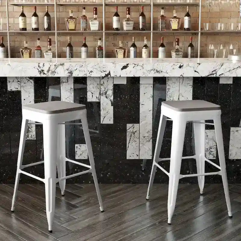 Tabouret de bar sans dossier avec assise en polyrésine