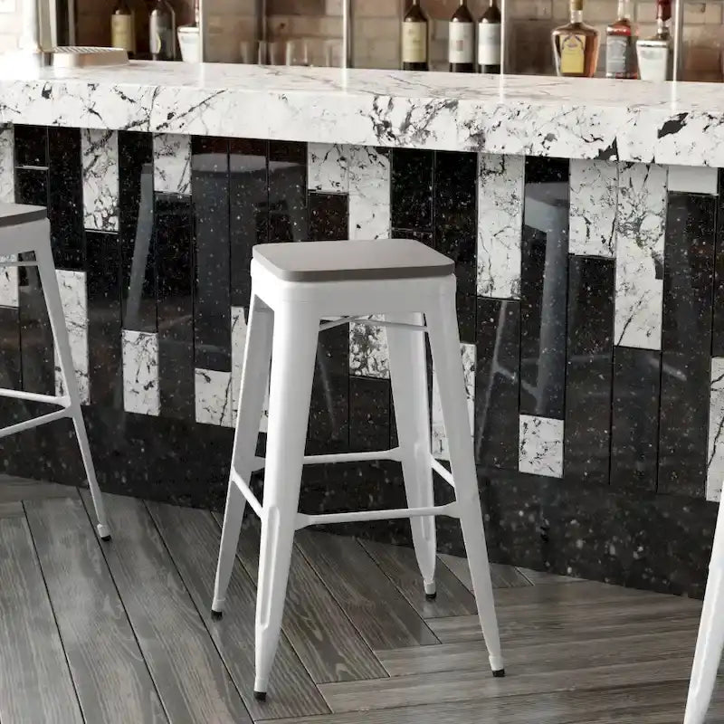 Tabouret de bar sans dossier avec assise en polyrésine