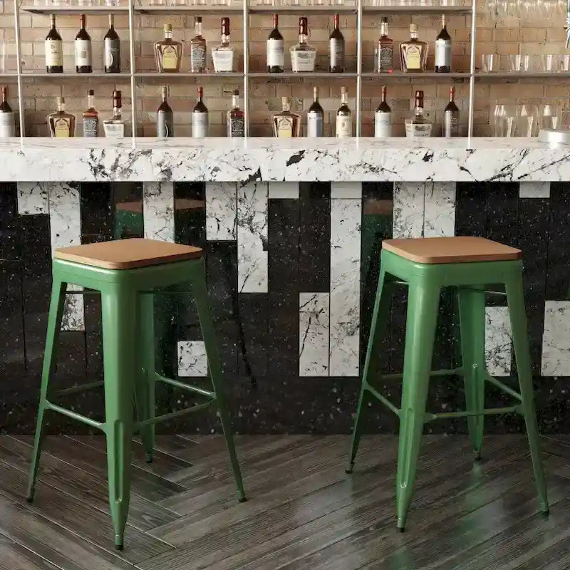 Tabouret de bar sans dossier avec assise en polyrésine