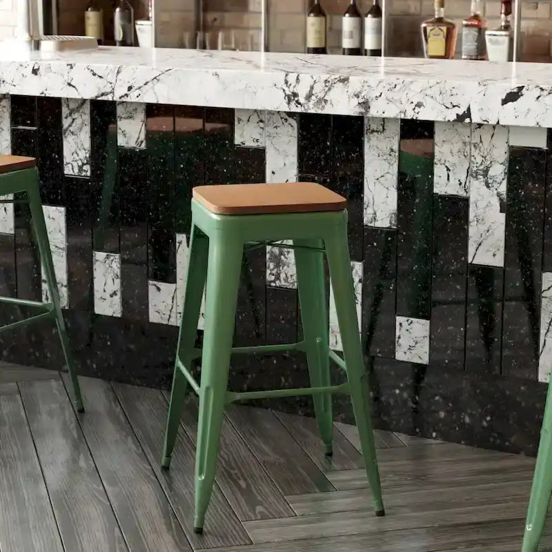 Tabouret de bar sans dossier avec assise en polyrésine